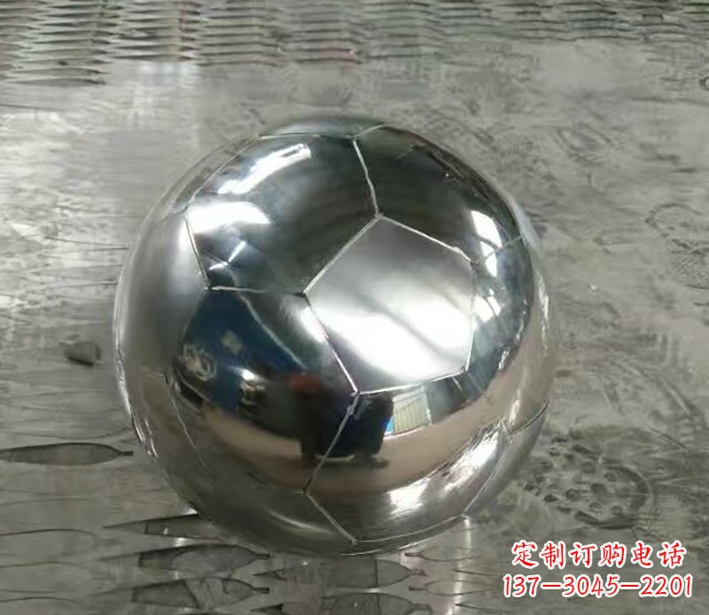 南京足球不锈钢体育器材雕塑