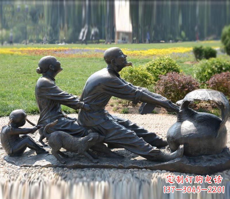 南京祖孙三人拔萝卜铜雕